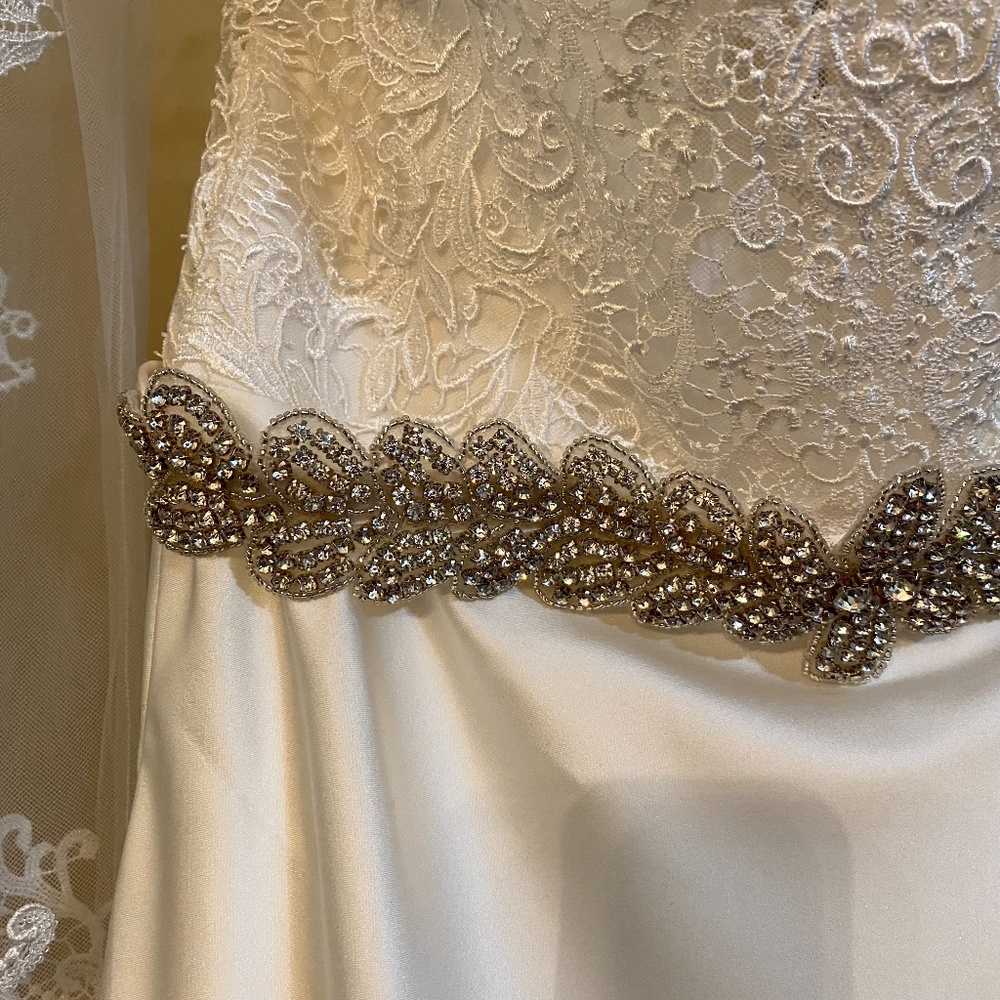 Allure Romance Wedding White Lace Dress - Picture 4 of 16